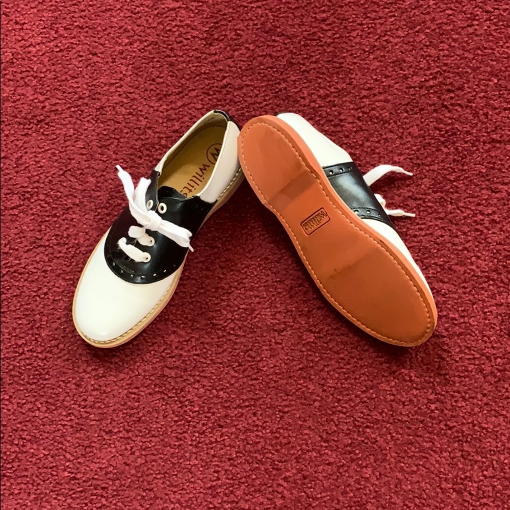 New! Black and white oxfords